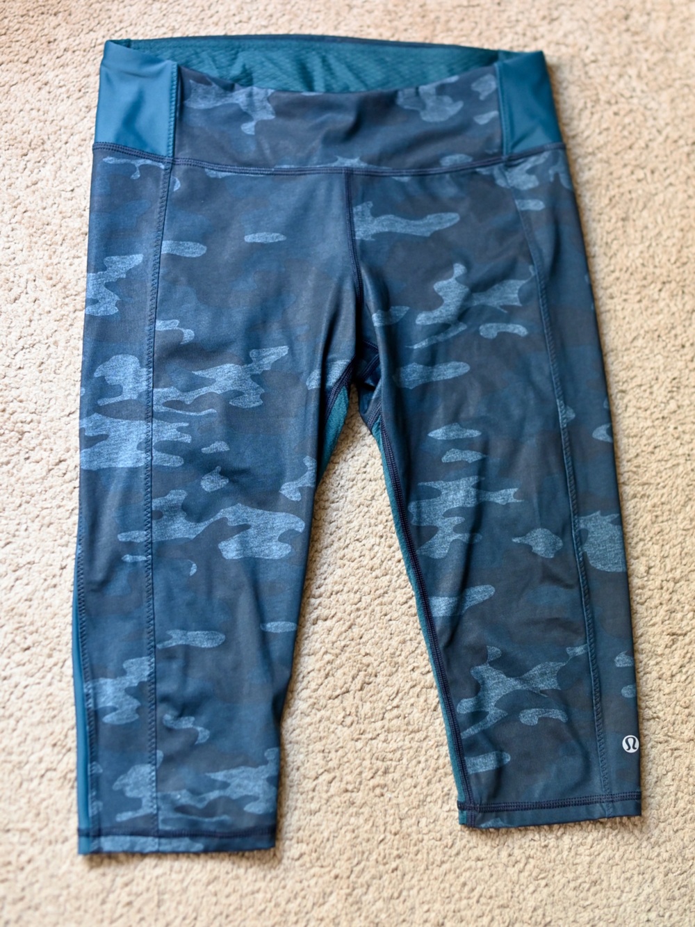lululemon athletica Blue Camo Crop Leggings